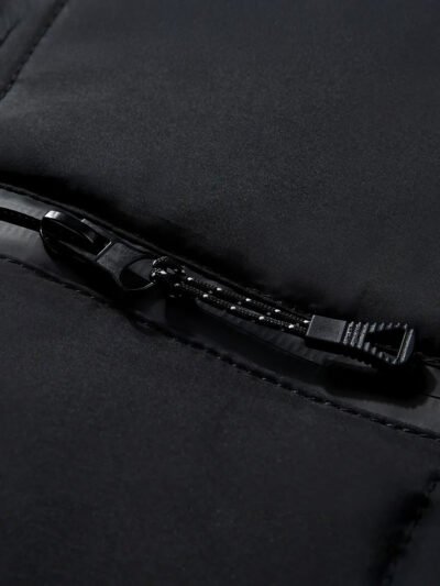 Fichier : veste-doudoune-noire-zippe-detail.jpg.