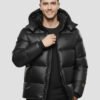Veste doudoune noire homme, chaleur et style moderne, idéale pour l’hiver, avec capuche respirante, légère et résistante, parfait pour les activités extérieures.